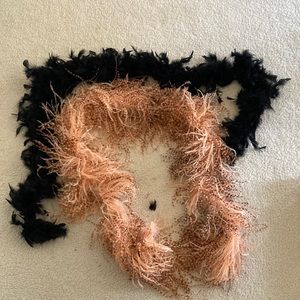 Black and pink feather Boa